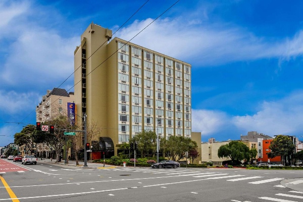 Comfort Inn By The Bay image 1